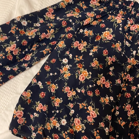 Off the shoulder floral top with tie - Picture 2 of 5